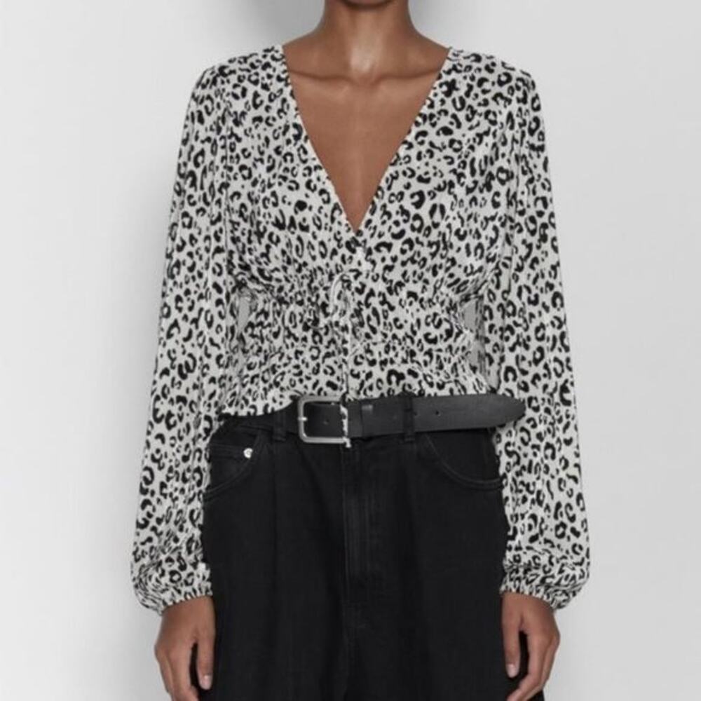Zara White Plisse Leopard Animal Print V-Neck Top